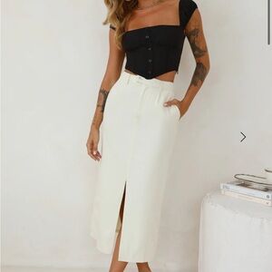 Elegant Cream Women's Skirt